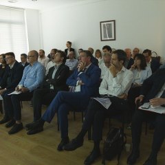 P1001175